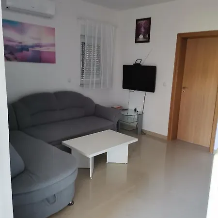 Apartment Apartment Mark *