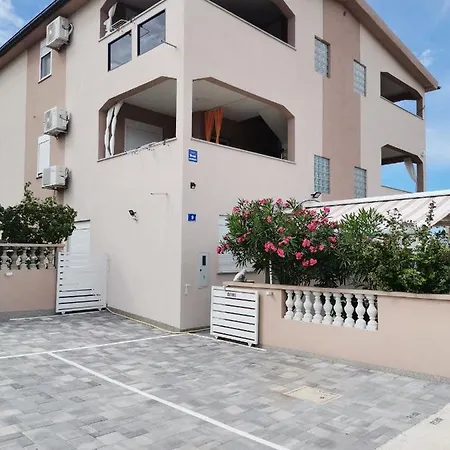 Apartment Mark * Maslenica